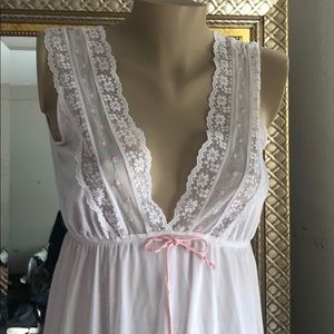 VTG Nylon Sleeveless Long Nightgown
